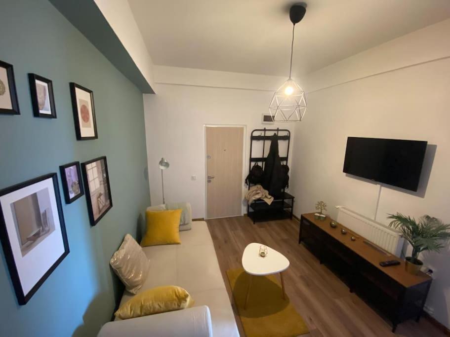 Kara'S Apartment Bukares Bagian luar foto