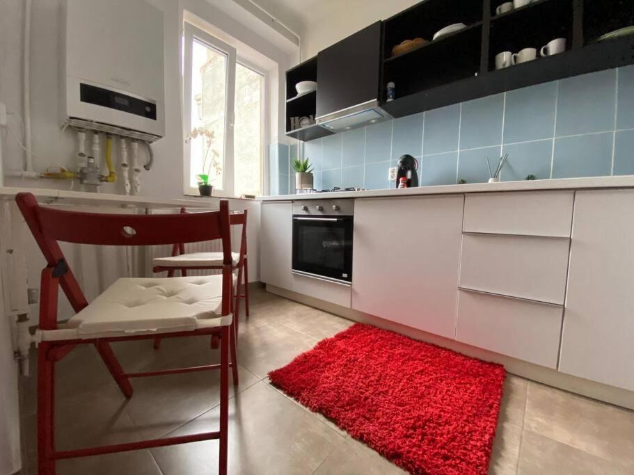 Kara'S Apartment Bukares Bagian luar foto